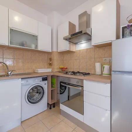 Spacious 2br Near Center Apartment Zadar