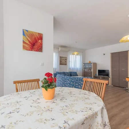 Apartment Spacious 2br Near Center Zadar