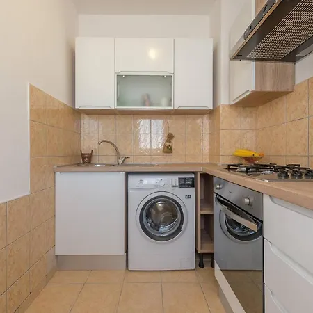 Apartment Spacious 2br Near Center *