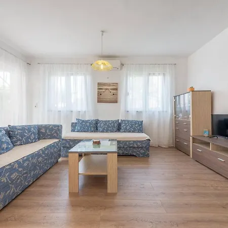 Spacious 2br Near Center Zadar
