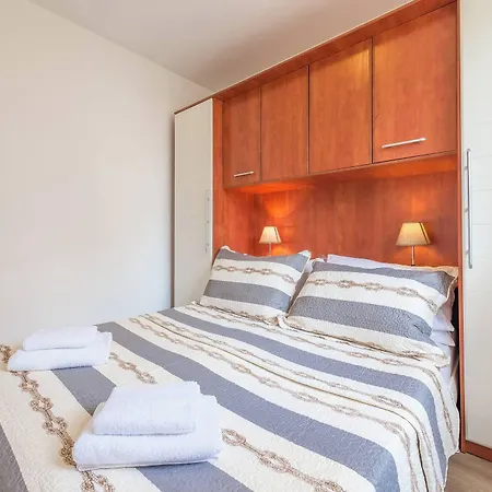 Apartment Spacious 2br Near Center